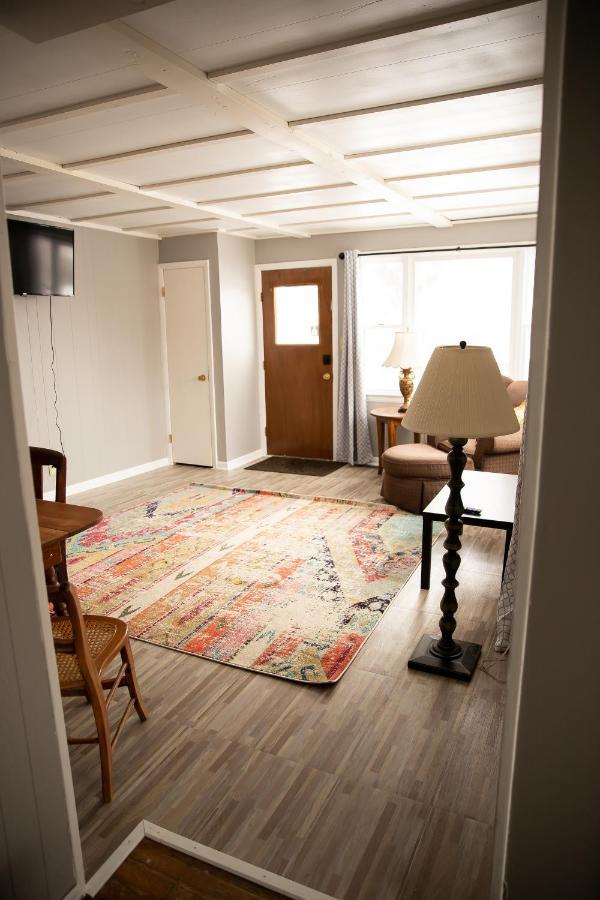 Rustic 2 Bedroom Boho Apartment Laramie Eksteriør billede